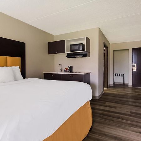 Clarion Pointe Lake Jackson - Clute Екстер'єр фото