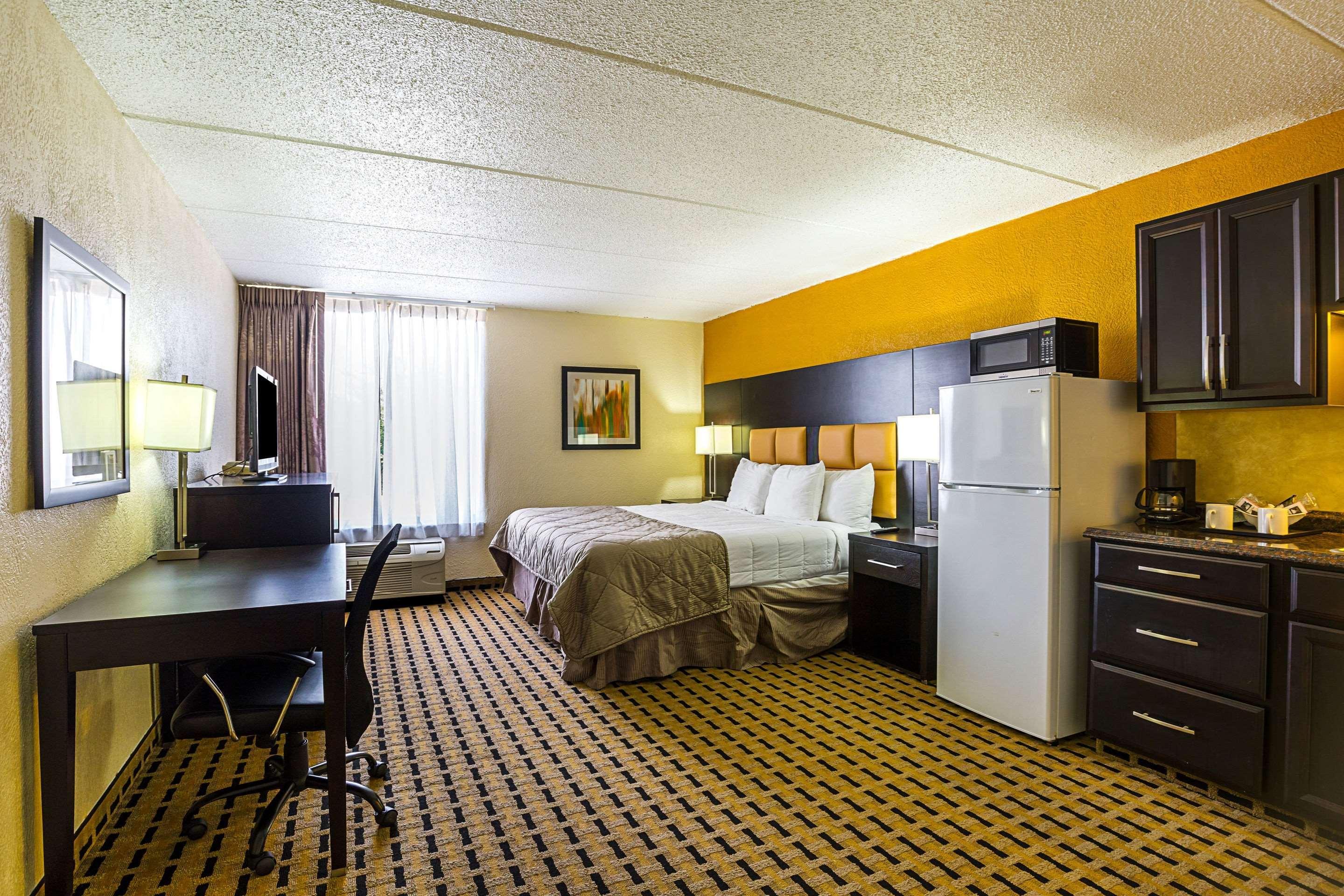 Clarion Pointe Lake Jackson - Clute Екстер'єр фото