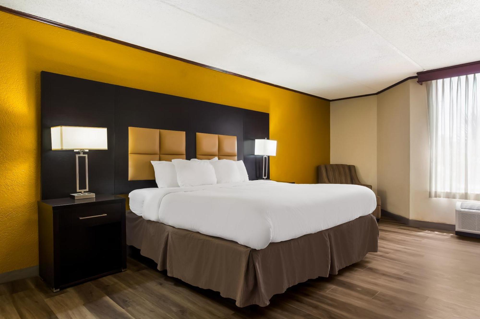 Clarion Pointe Lake Jackson - Clute Екстер'єр фото