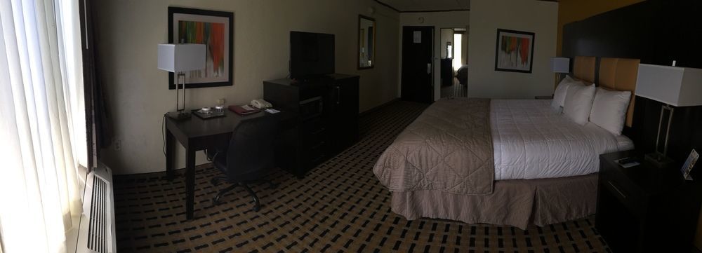 Clarion Pointe Lake Jackson - Clute Екстер'єр фото